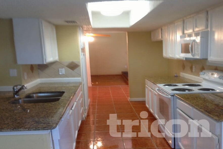 Building Photo - 5513 Galaxie Rd