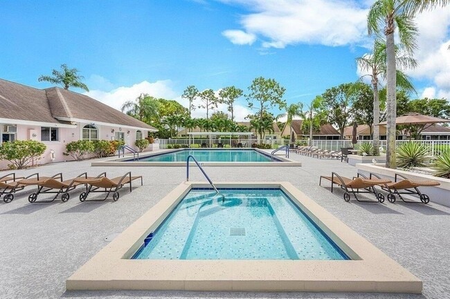 Building Photo - 13770 Oneida Dr