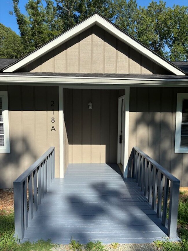 Building Photo - 218 Hickory Forest Rd