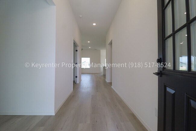 Building Photo - Stunning New Construction Simmons Home - 5 Bed 3 Bath - Move In Ready!