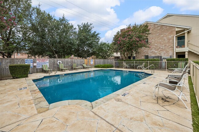 Building Photo - 763 Bering Dr