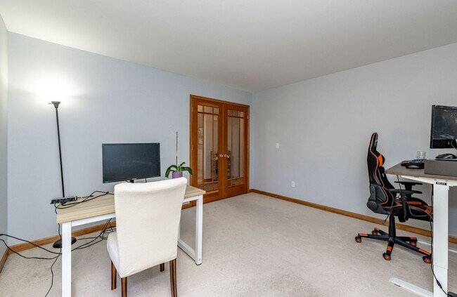 Building Photo - 2709 17th Ave Ct SW