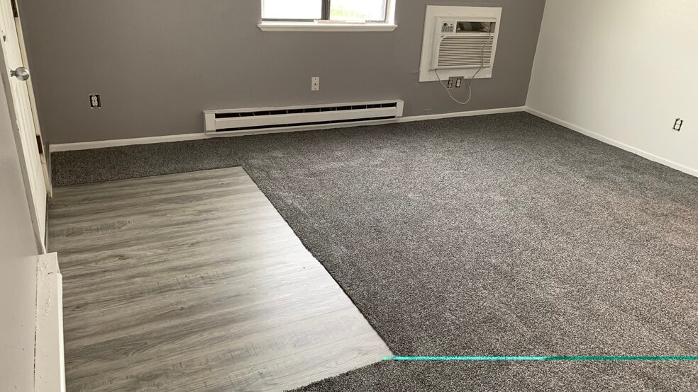 Building Photo - 961 E 23rd St