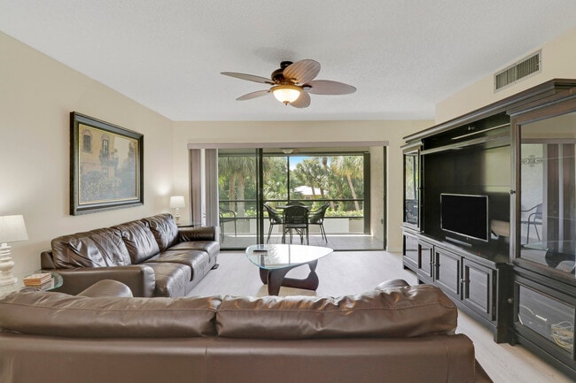 Building Photo - 1600 NE Dixie Hwy