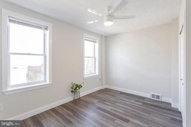 Building Photo - 1632 N 6th St