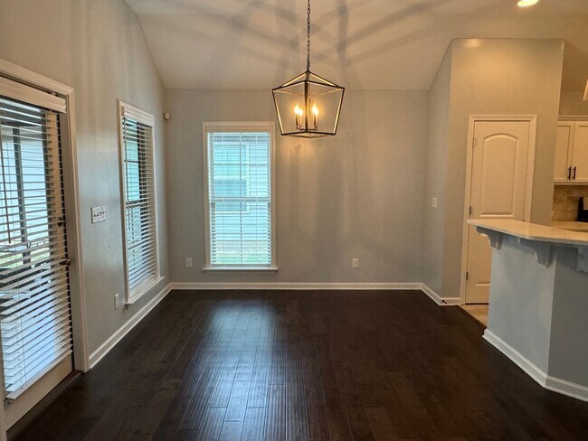 Building Photo - Incredible 3-Bedroom in Grand Park!!
