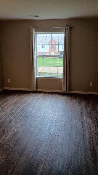 Building Photo - 2256 Monarch Dr