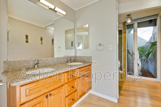 Building Photo - 3733 Carlson Cir