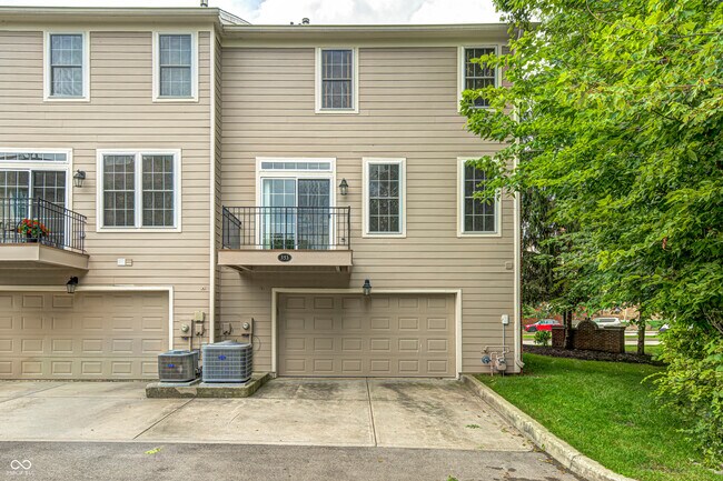 Building Photo - 353 Autumn Dr