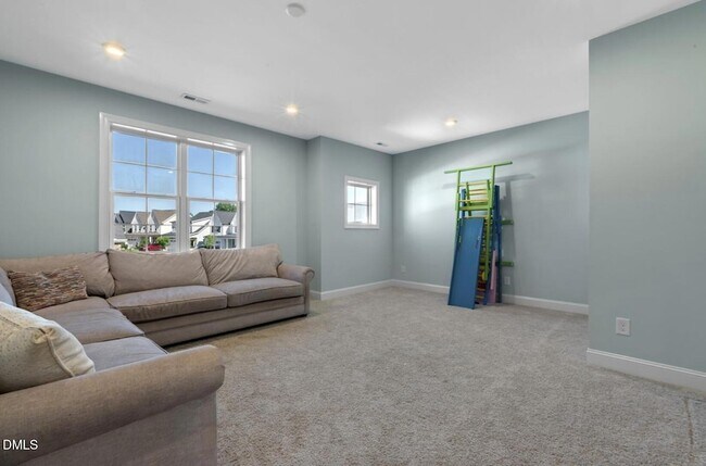 Building Photo - 217 Tumbling River Dr
