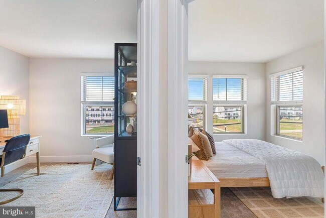 Building Photo - 207 MATILDA