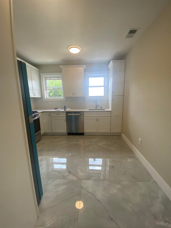 Building Photo - 275 AVENUE B Ave