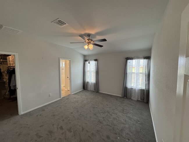 Building Photo - 8506 Stonehollow Dr