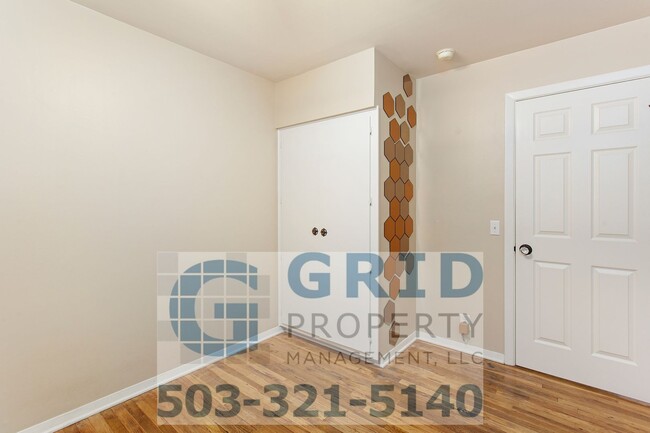 Building Photo - Charming 3 Bedroom North Portland Home Ava...