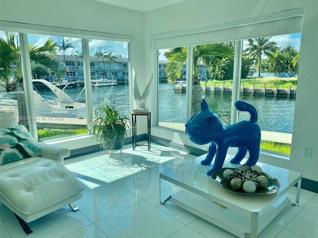 Building Photo - 12388 N Bayshore Dr