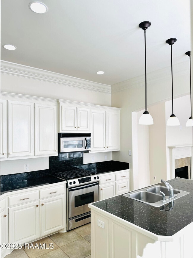 Building Photo - 108 Laguna Ln