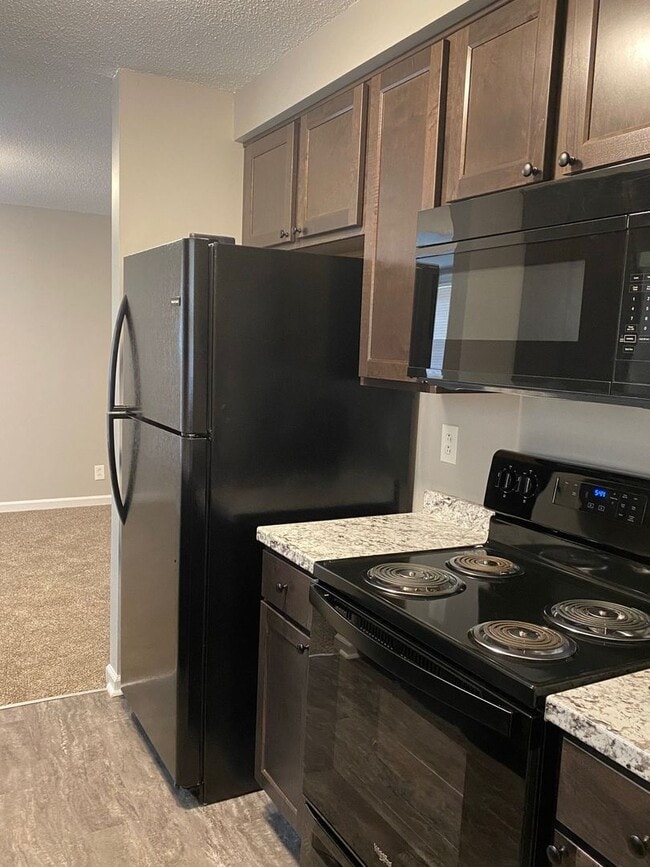 Building Photo - Newly Remodeled! 3Bdr/2Ba Home