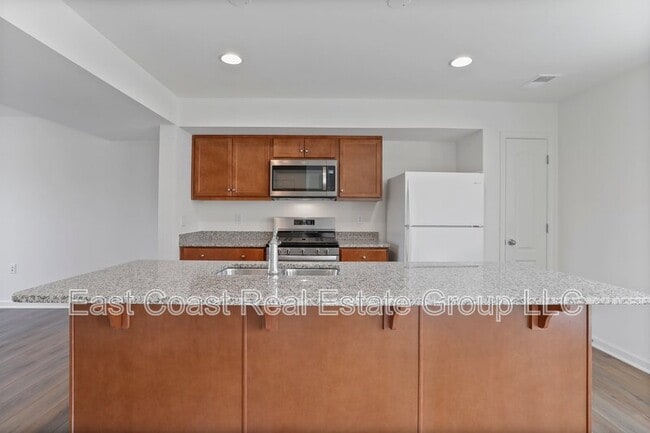 Building Photo - 11 Mengel Rd