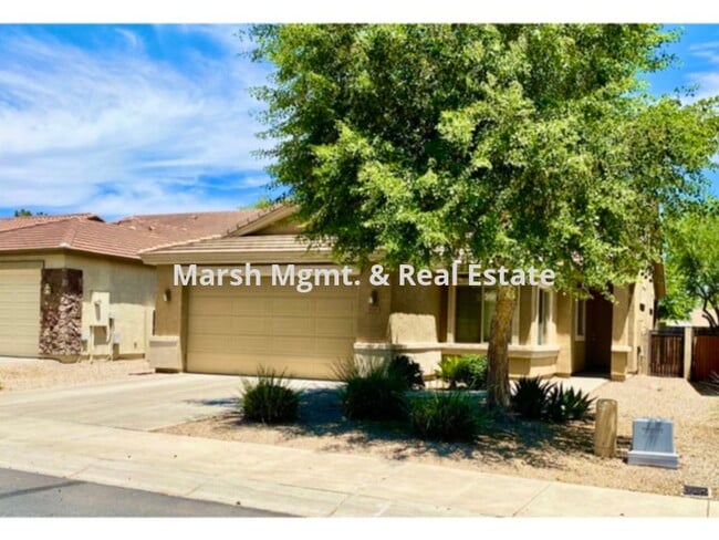 Building Photo - Great home offering a split floor plan with 3 bedrooms in Tempe.