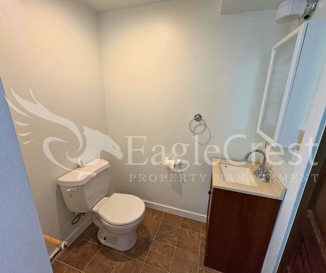 Building Photo - Beautifully Renovated Historic 3 Bedroom Home