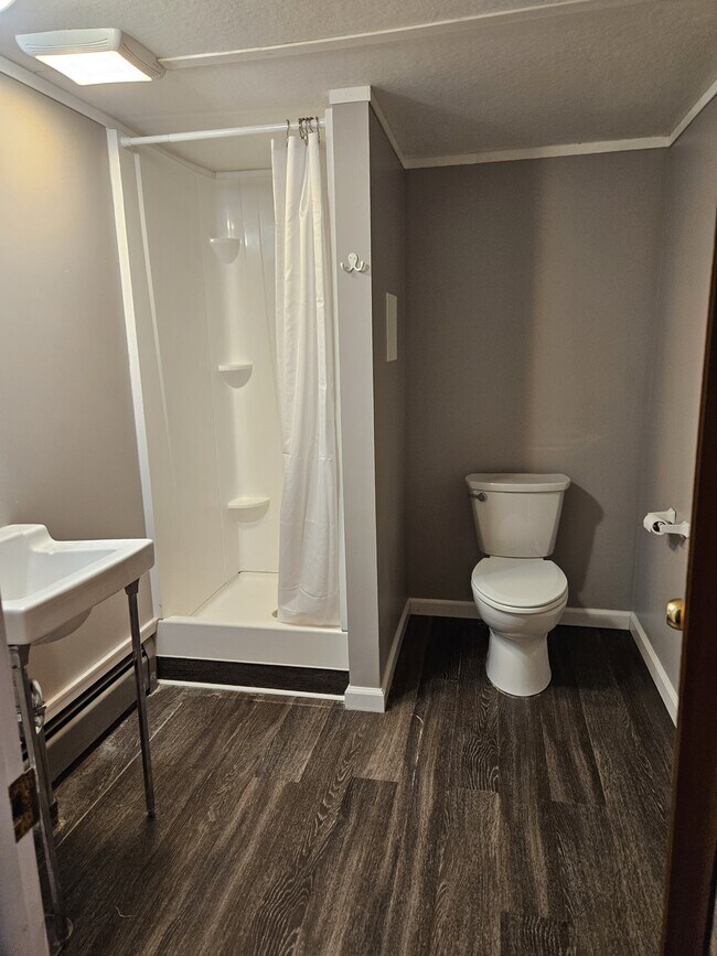 Building Photo - 1307 Harris St