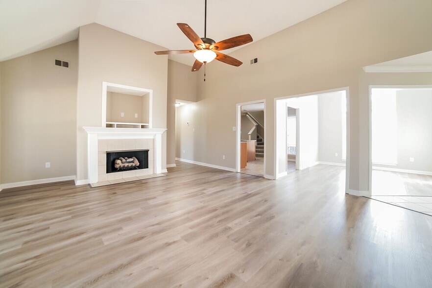 Building Photo - 5696 Nichols Dr