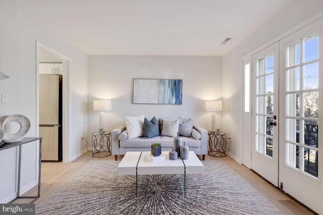 Building Photo - 4940 Bradley Blvd