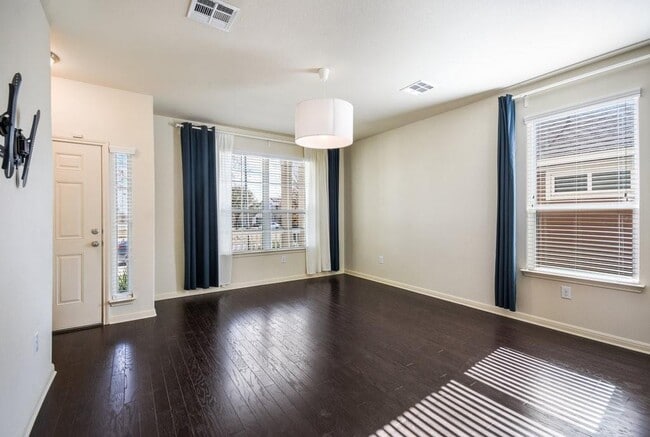 Building Photo - 18316 Mammoth Cave Blvd