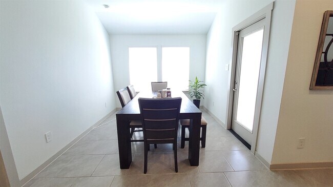 Building Photo - 4011 Itzle Is Ct