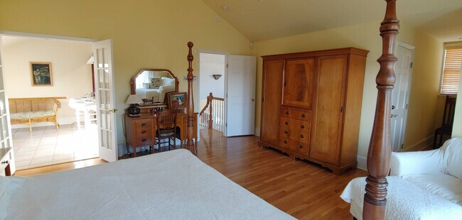 Building Photo - 491 Butter Ln