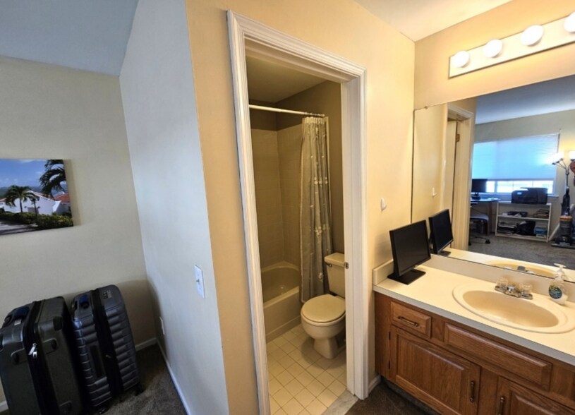 Building Photo - 23 Bentley Ct
