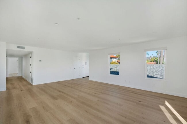 Building Photo - 312 Cazador Ln