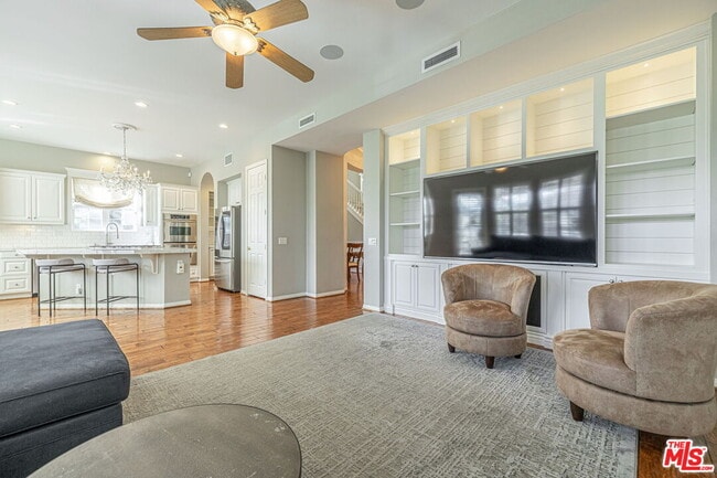 Building Photo - 23810 Bayview Ct