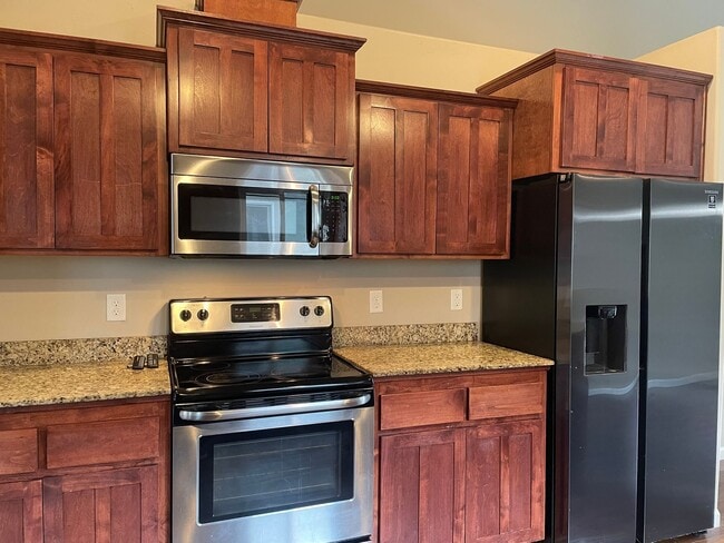 Building Photo - Beautiful 3 Bedroom 2 Bath Home Located in a Nice Medford Neighborhood