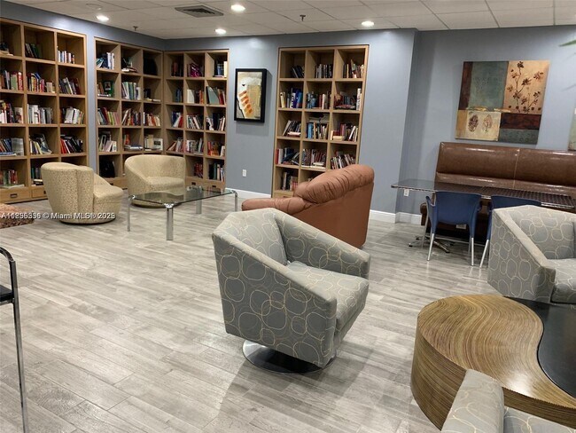 Building Photo - 850 N Miami Ave