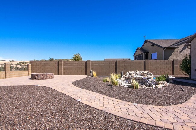 Building Photo - Application Pending- Two Bedroom Plus Den Home in Granite Dells Estates