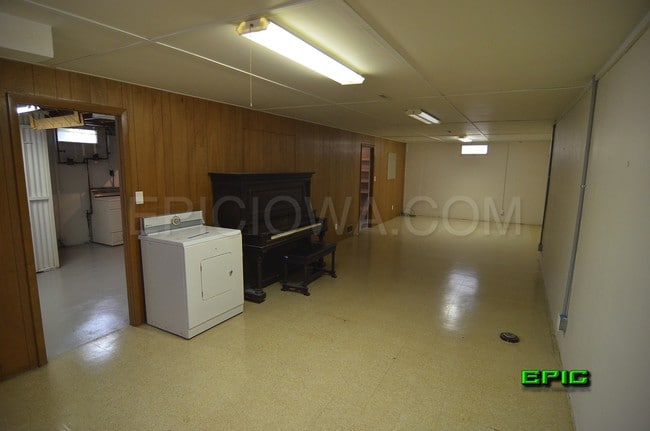 Building Photo - 401 31st St NW