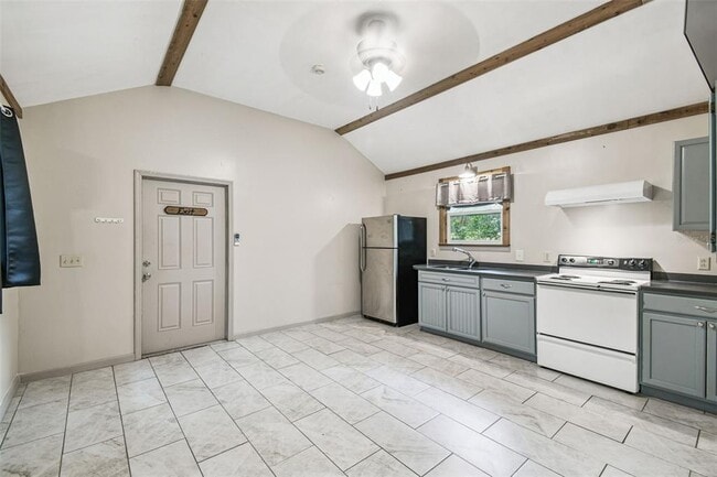 Building Photo - 16453 Pawnee Dr