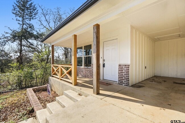 Building Photo - 336 Timberline Dr
