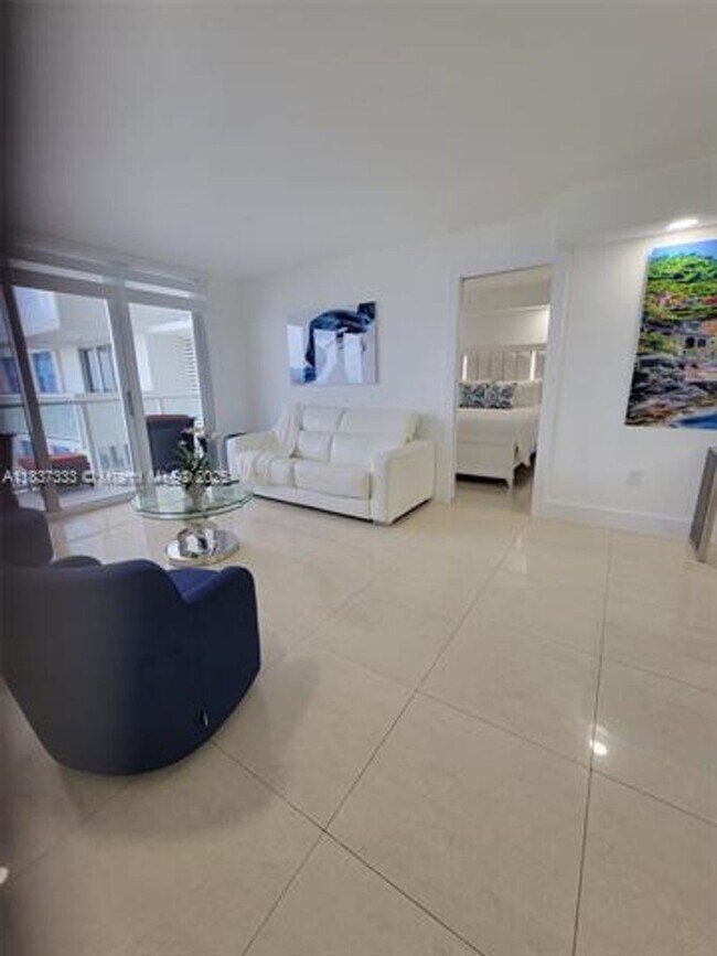 Building Photo - 5701 Collins Ave