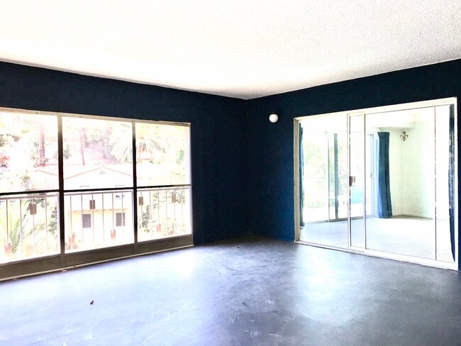 Building Photo - 702 Cavanagh Rd