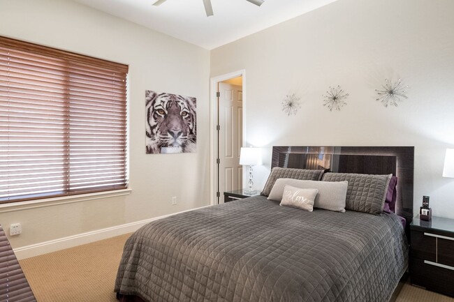 Building Photo - Stunning UPGRADED Furnished Home in Chandler!!!