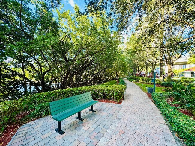 Building Photo - 3600 Mystic Pointe Dr