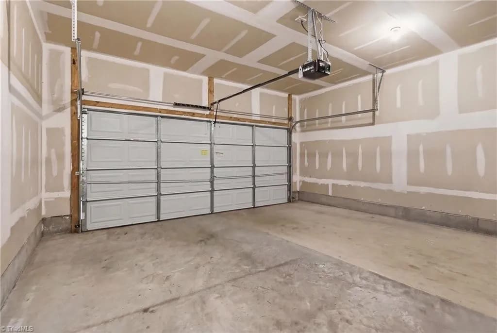 Building Photo - Room in House on Ransom Trace Ct