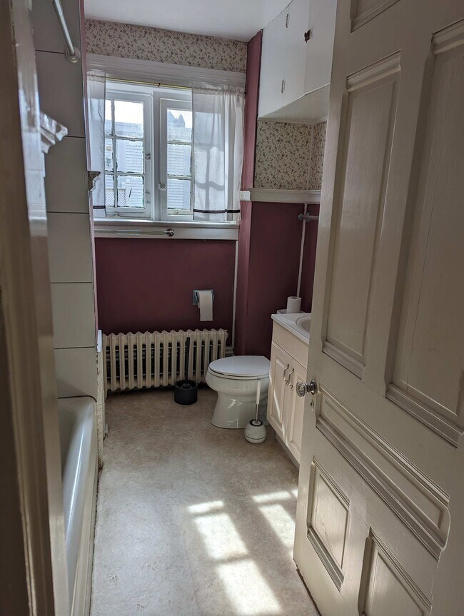 Bathroom2 - 402 N Main St