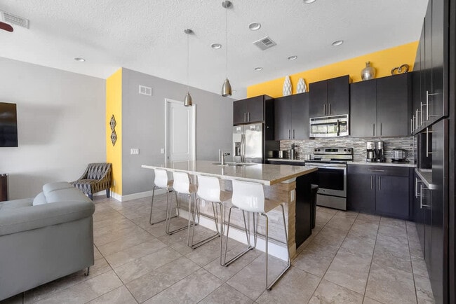 Building Photo - 466 Captiva Dr