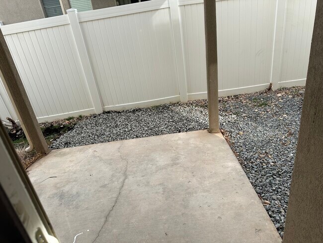 Building Photo - 3083 W 1750 S