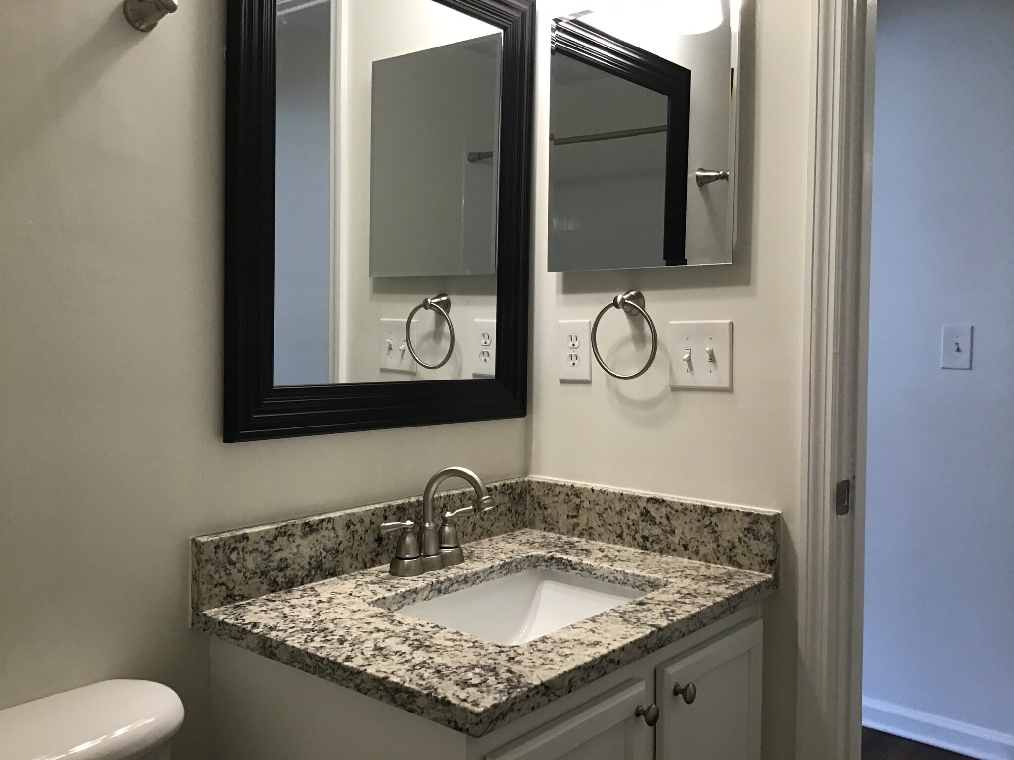Building Photo - 534 Alice Cove Ct