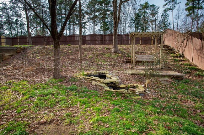 Building Photo - 110 Ridge Lake Dr