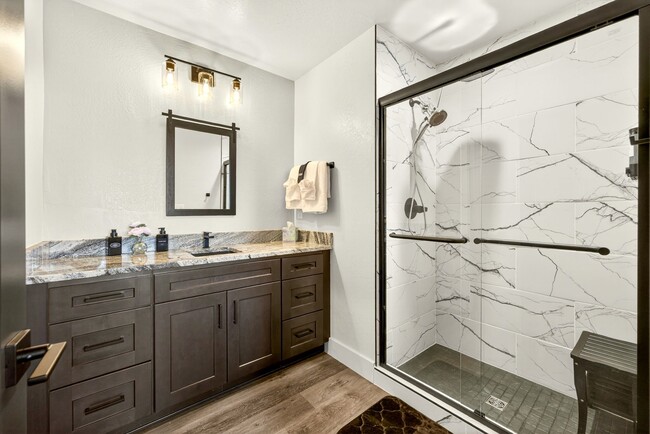 Building Photo - 4713 Red Tail Dr